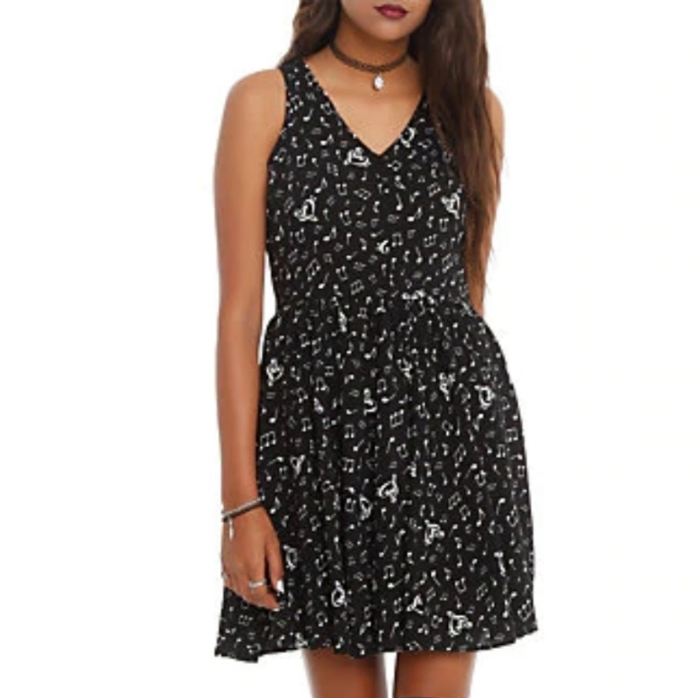 Hot Topic V-Neck Music Note Black White Dress